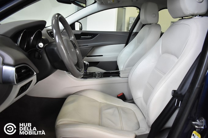 JAGUAR XE 2.0 D Turbo 180CV Prestige